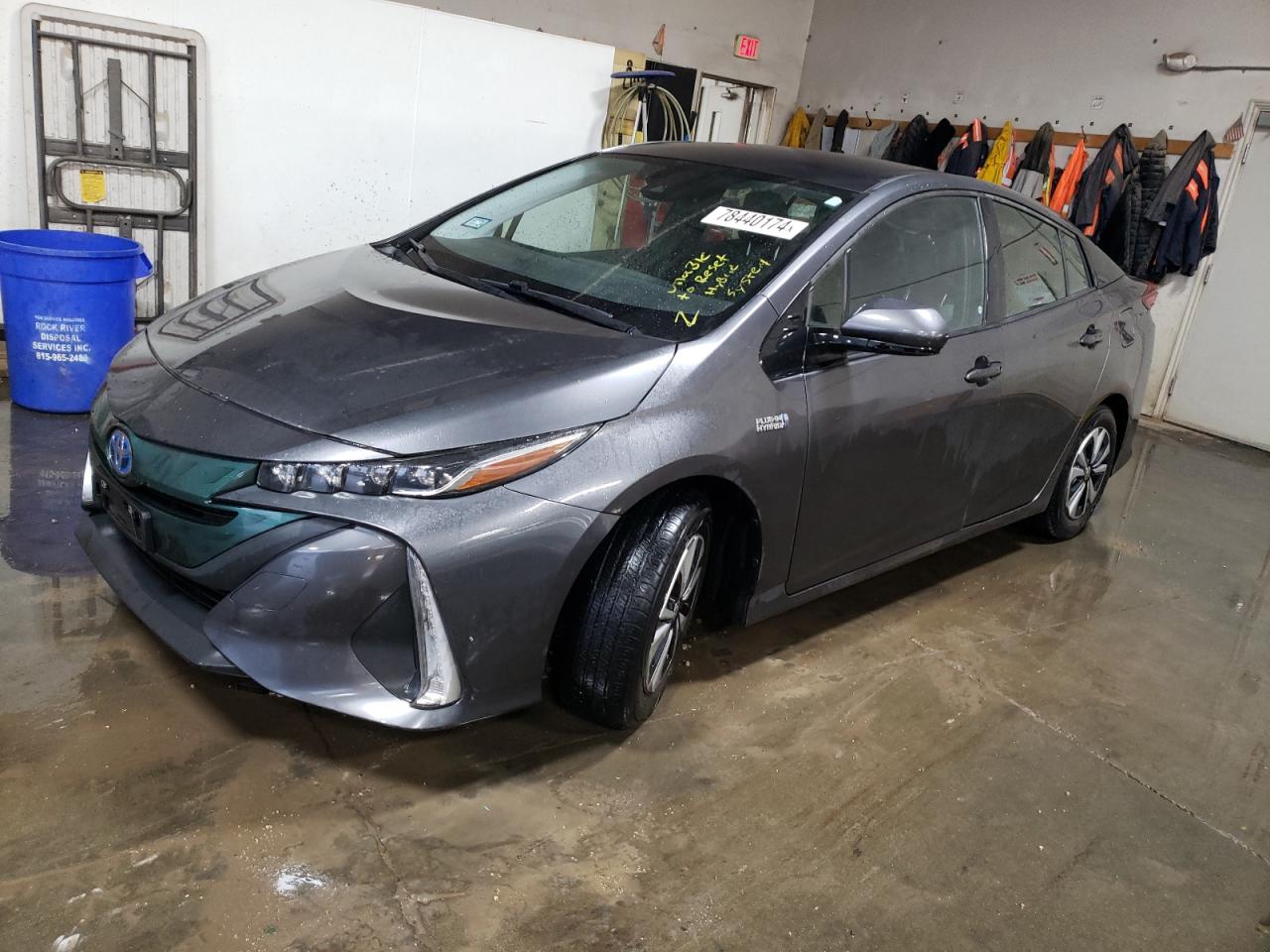 VIN JTDKARFP1H3054884 2017 TOYOTA PRIUS no.1