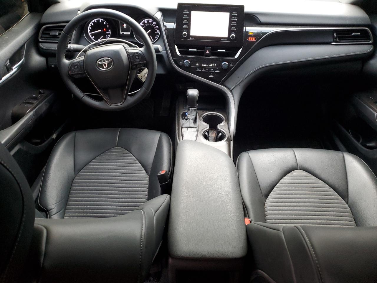 2022 Toyota Camry - Image 8