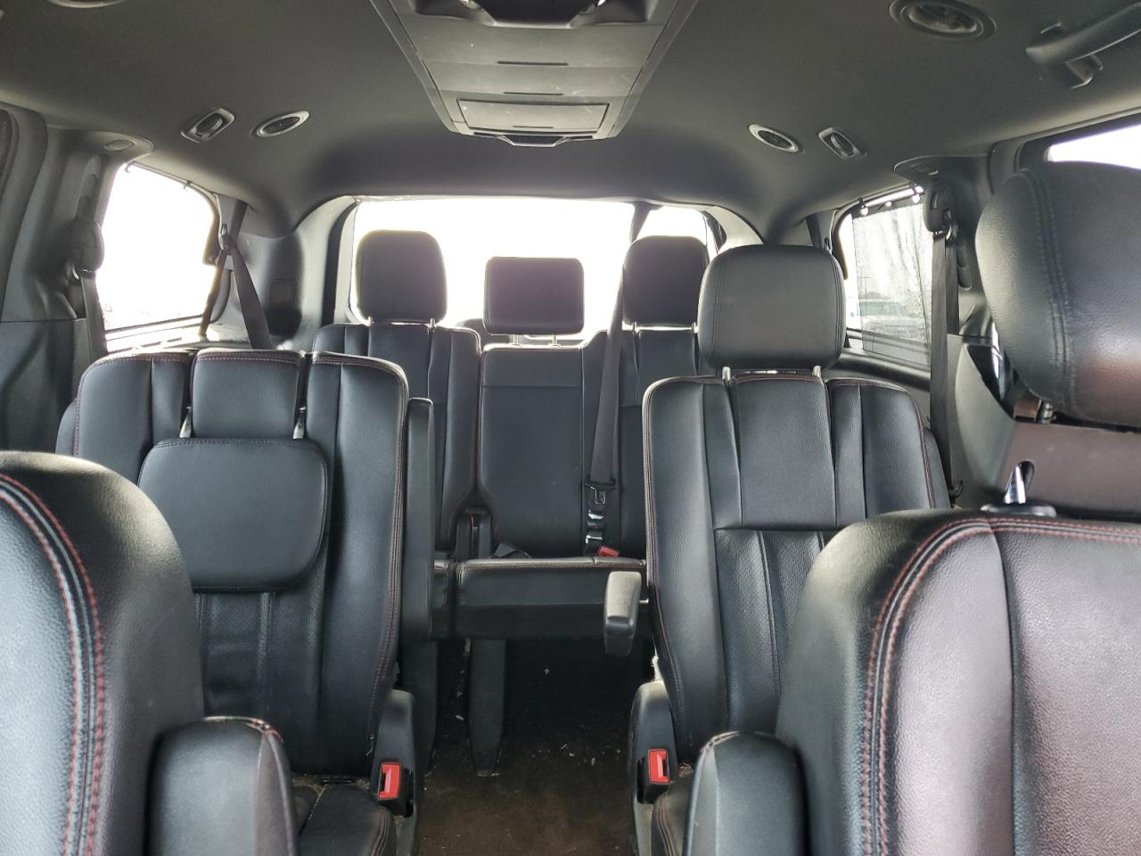 2017 Dodge Caravan - Image 10