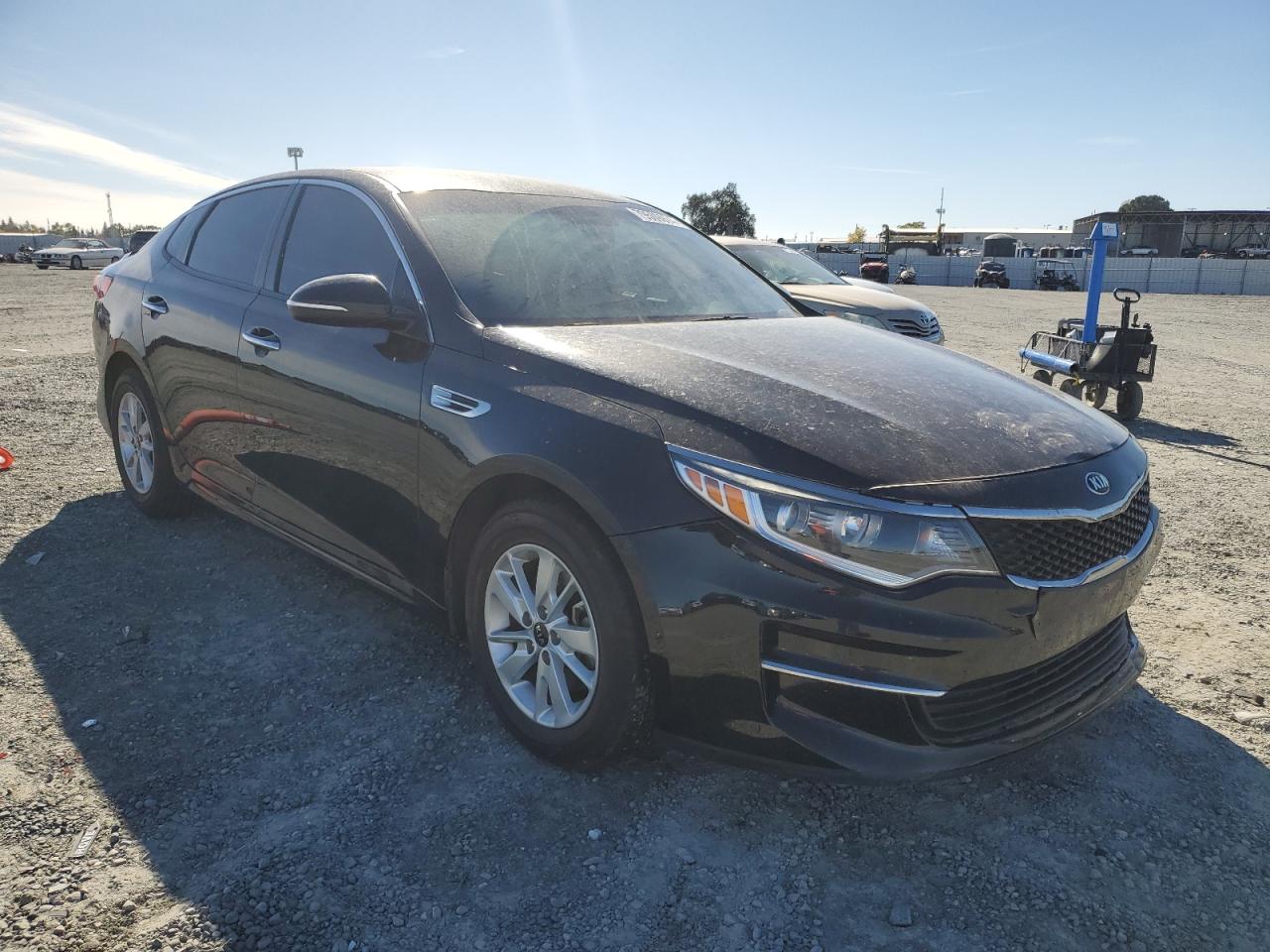 VIN 5XXGT4L30HG149568 2017 KIA OPTIMA no.4