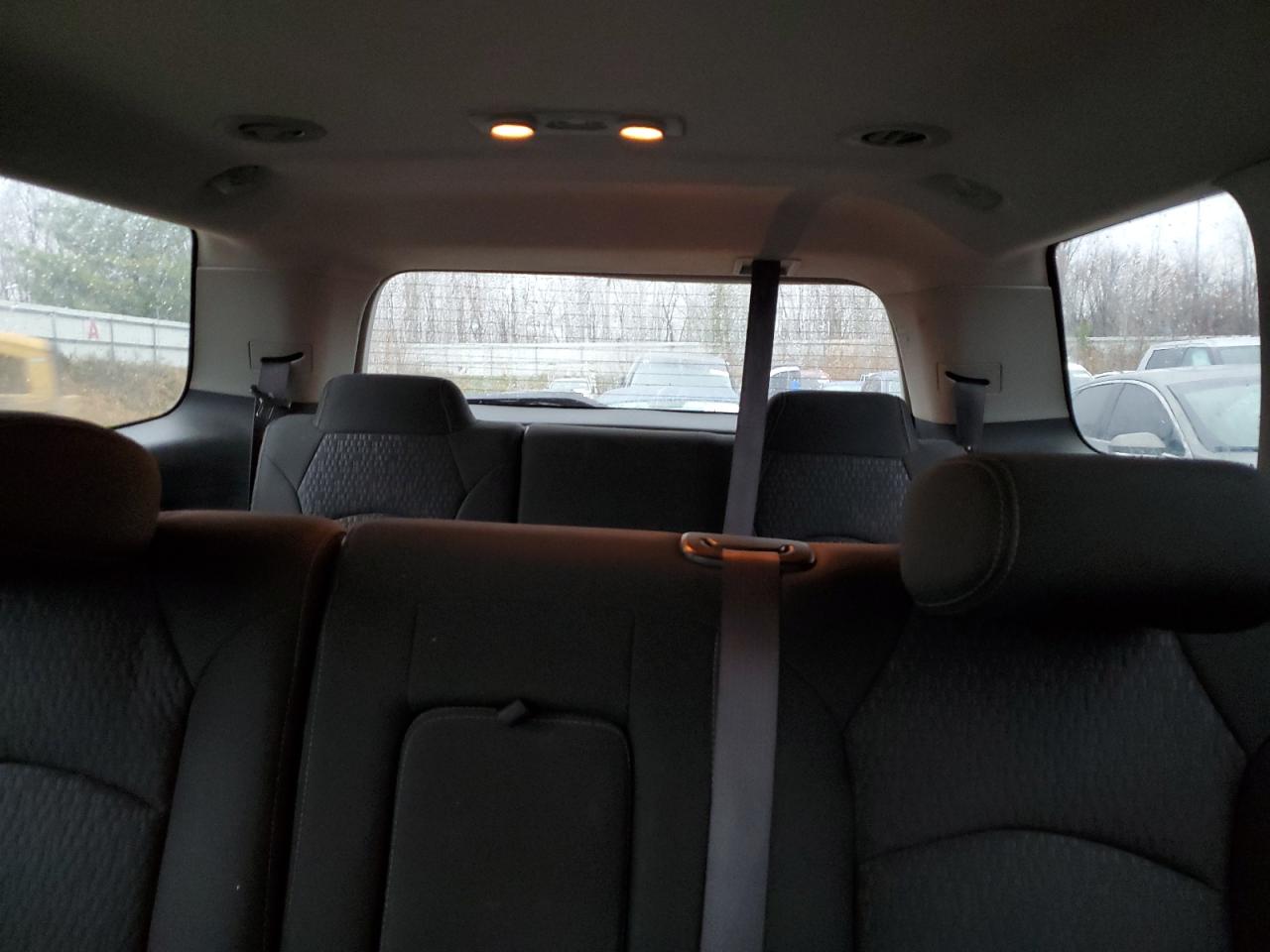 2015 GMC Acadia - Image 10