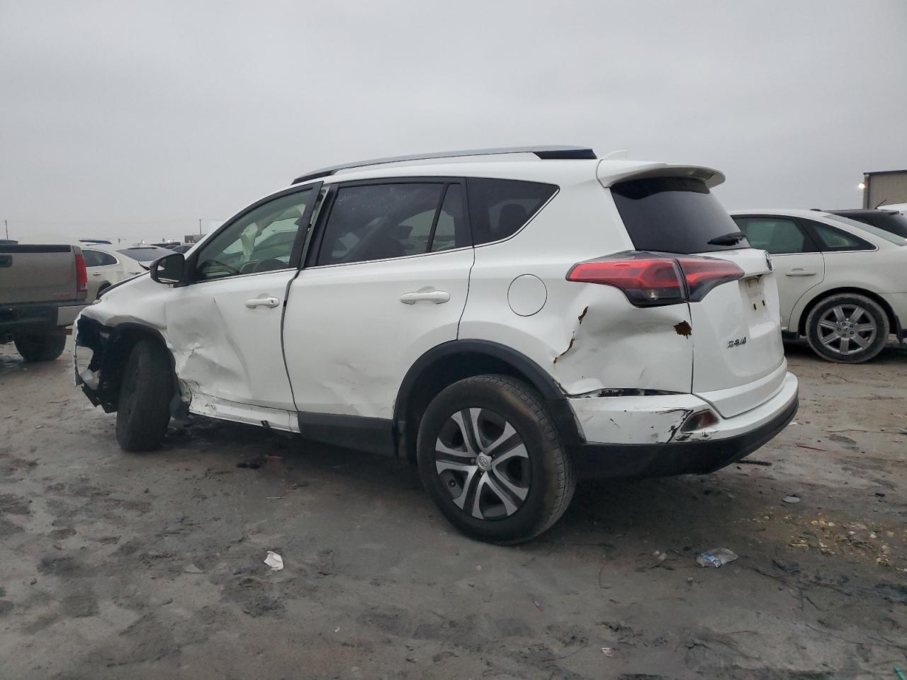 VIN JTMZFREV5HJ701542 2017 TOYOTA RAV4 no.2