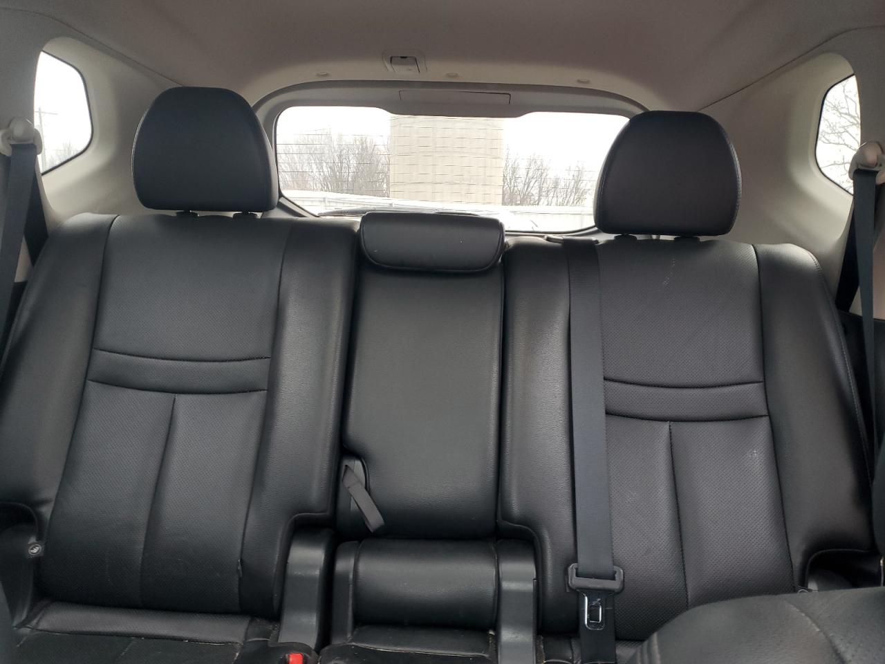 2015 Nissan Rogue - Image 10