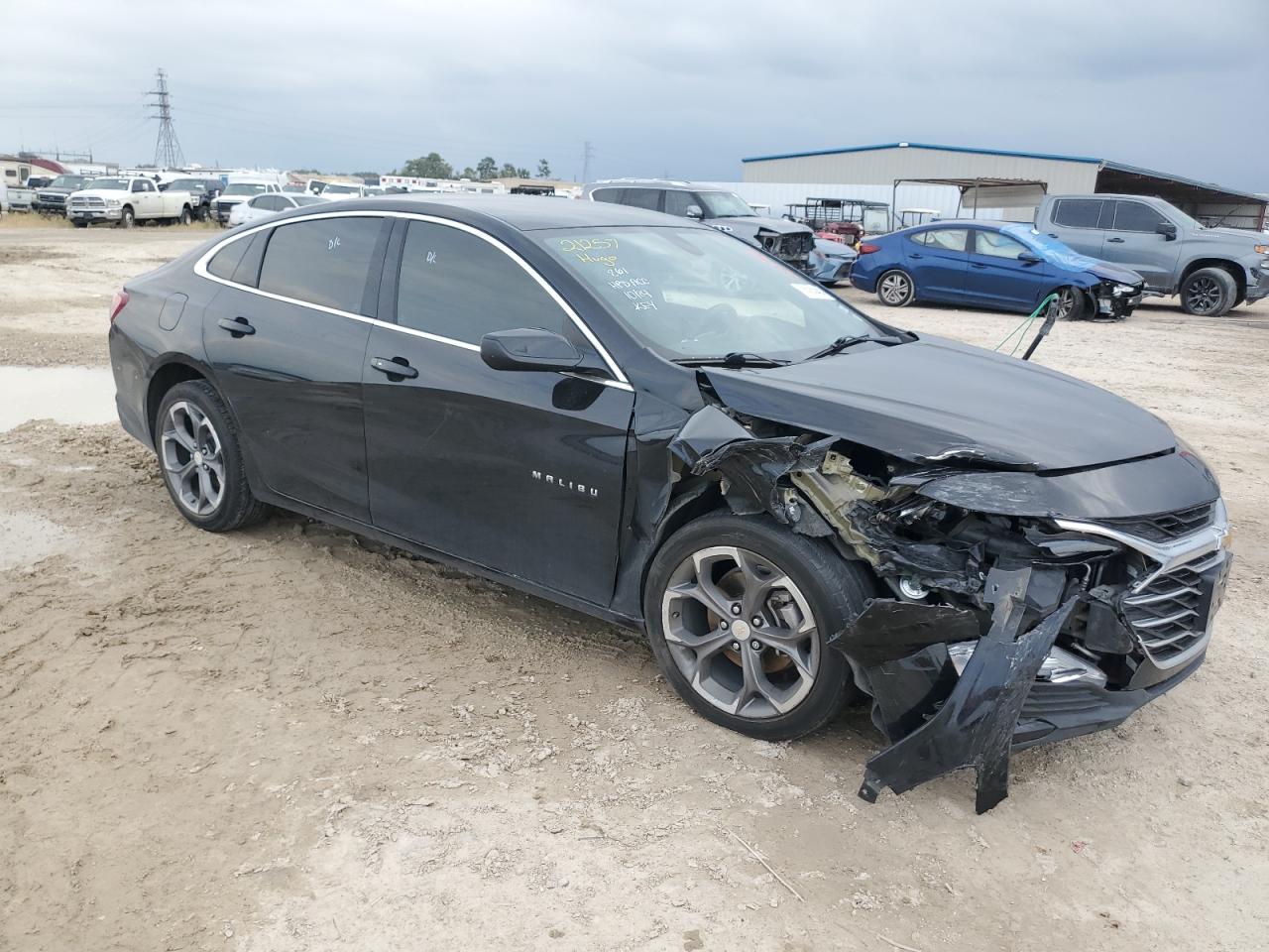 2022 Chevrolet Malibu - Image 4
