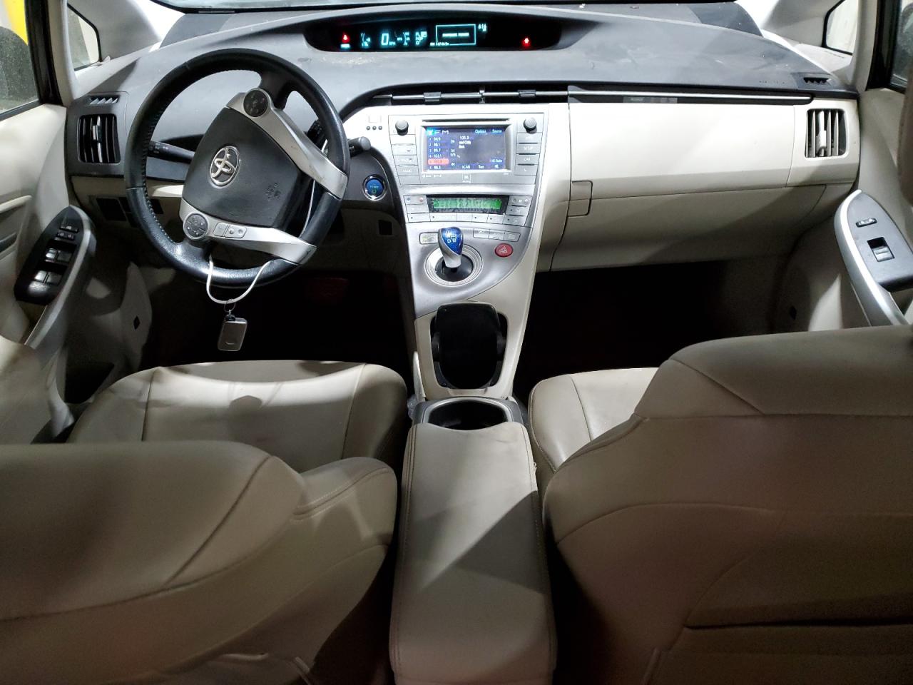 2012 Toyota Prius - Image 8