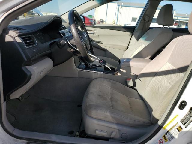 Sedans TOYOTA CAMRY 2015 Biały