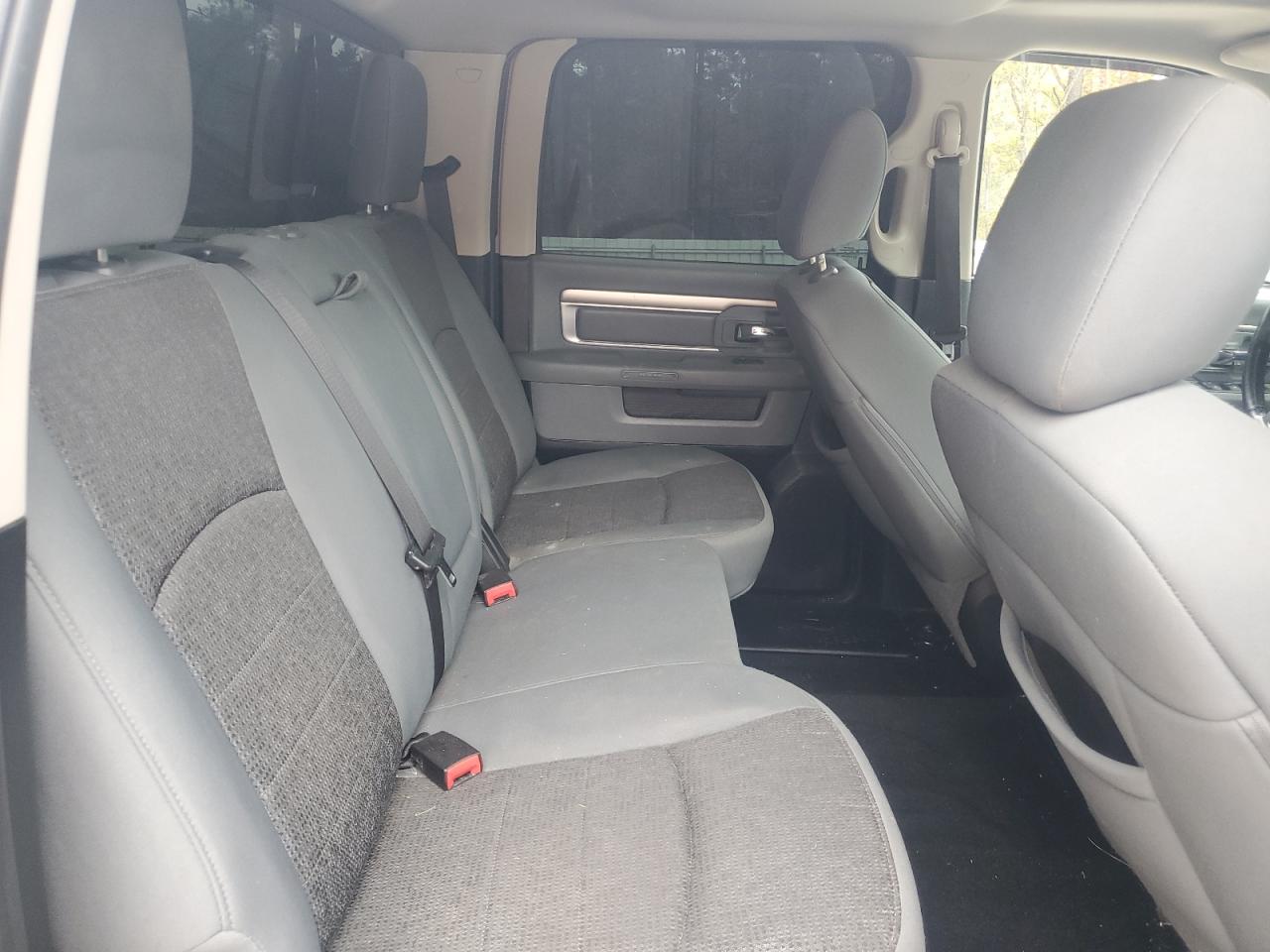 2014 RAM 1500 - Image 11