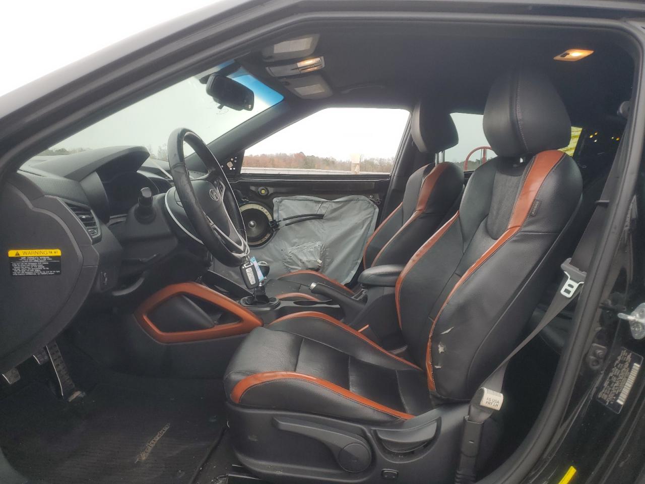 2016 Hyundai Veloster - Image 7