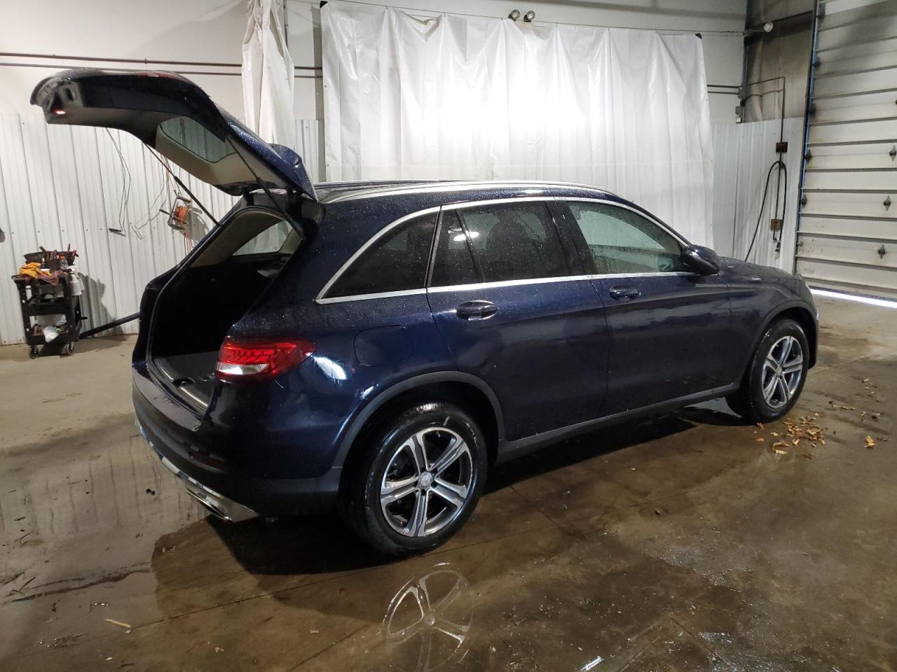 2016 Mercedes-Benz GLC - Image 3