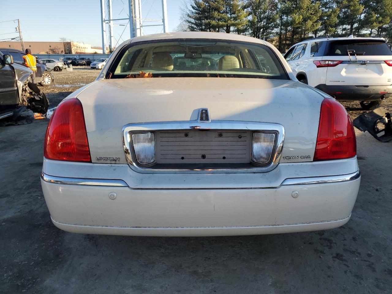 2005 Lincoln Town Car Signature VIN: 1LNHM81W65Y671704 Lot: 79969284