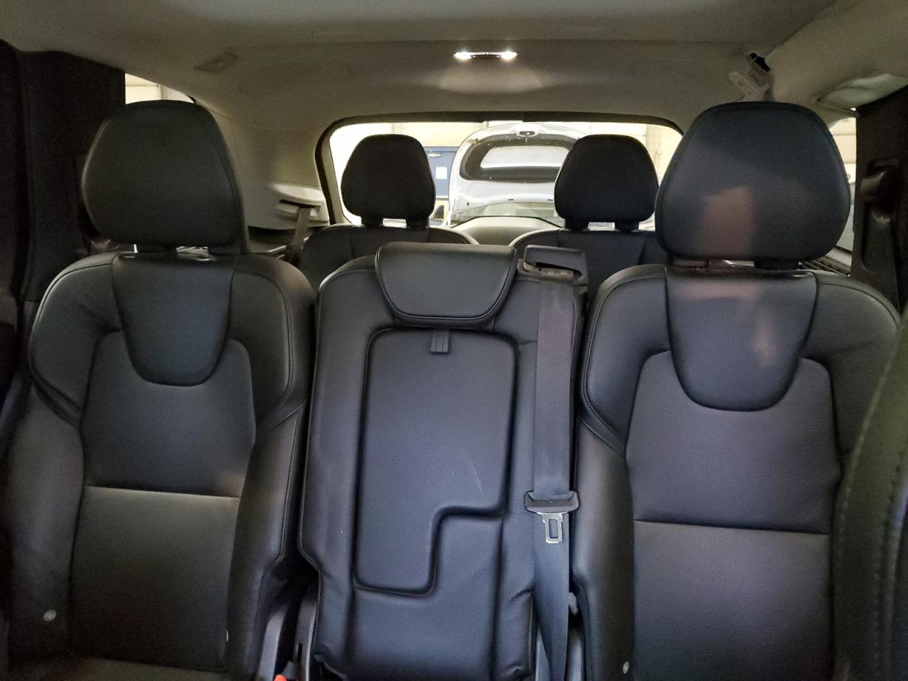 2016 Volvo XC90 - Image 10