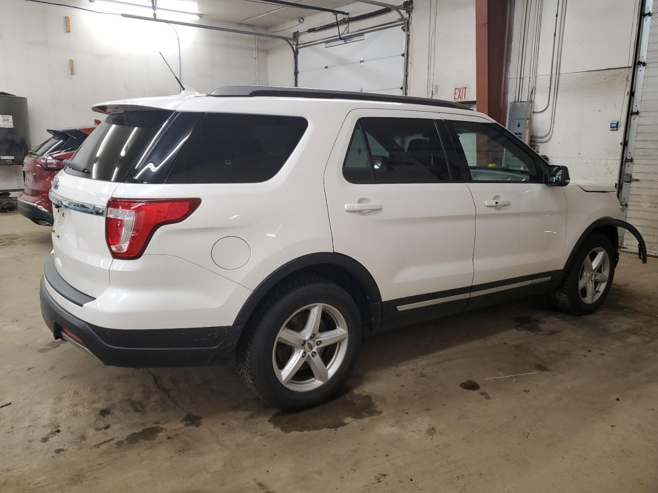2019 Ford Explorer - Image 3