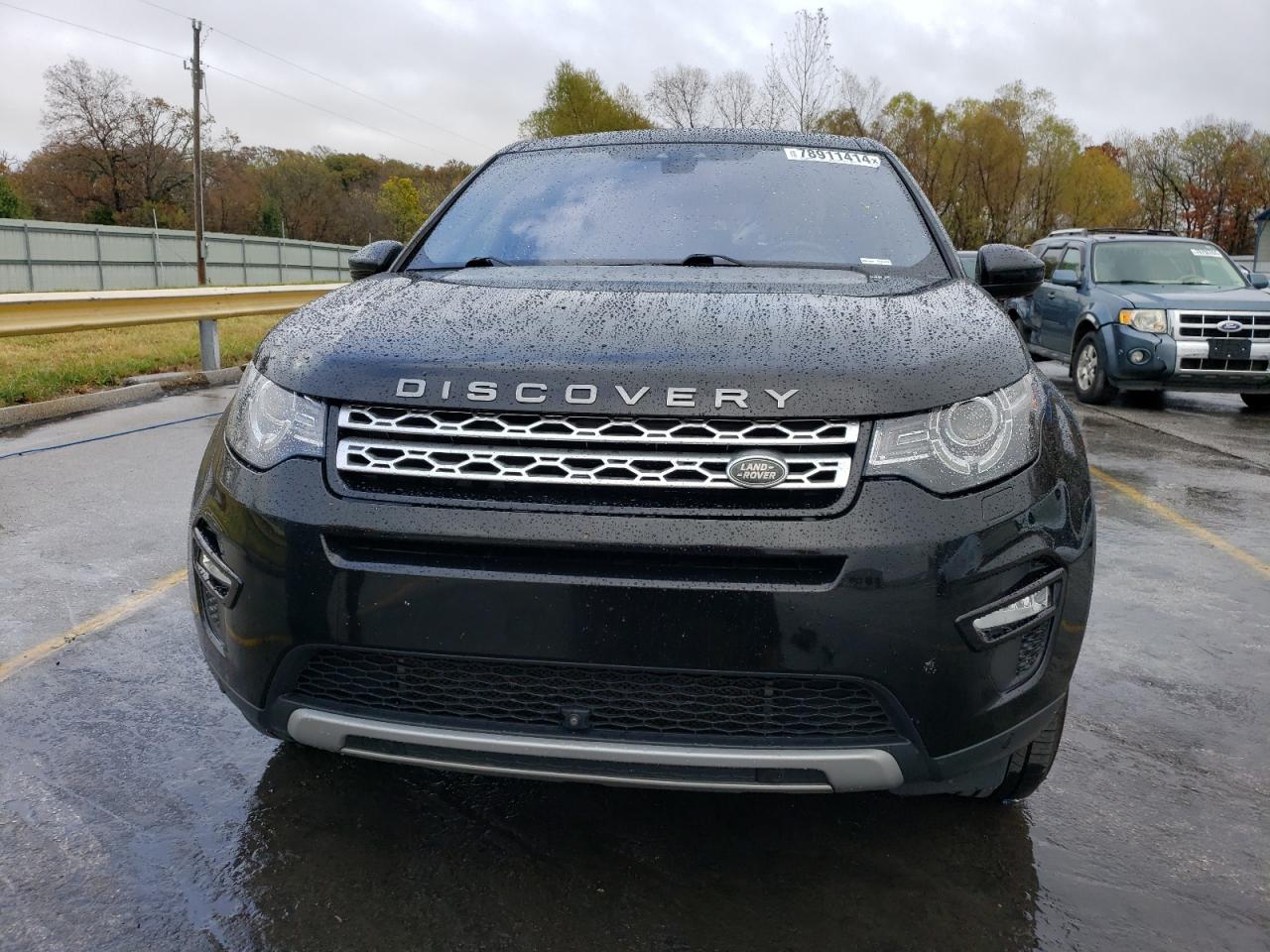 2017 Land Rover Discovery - Image 5