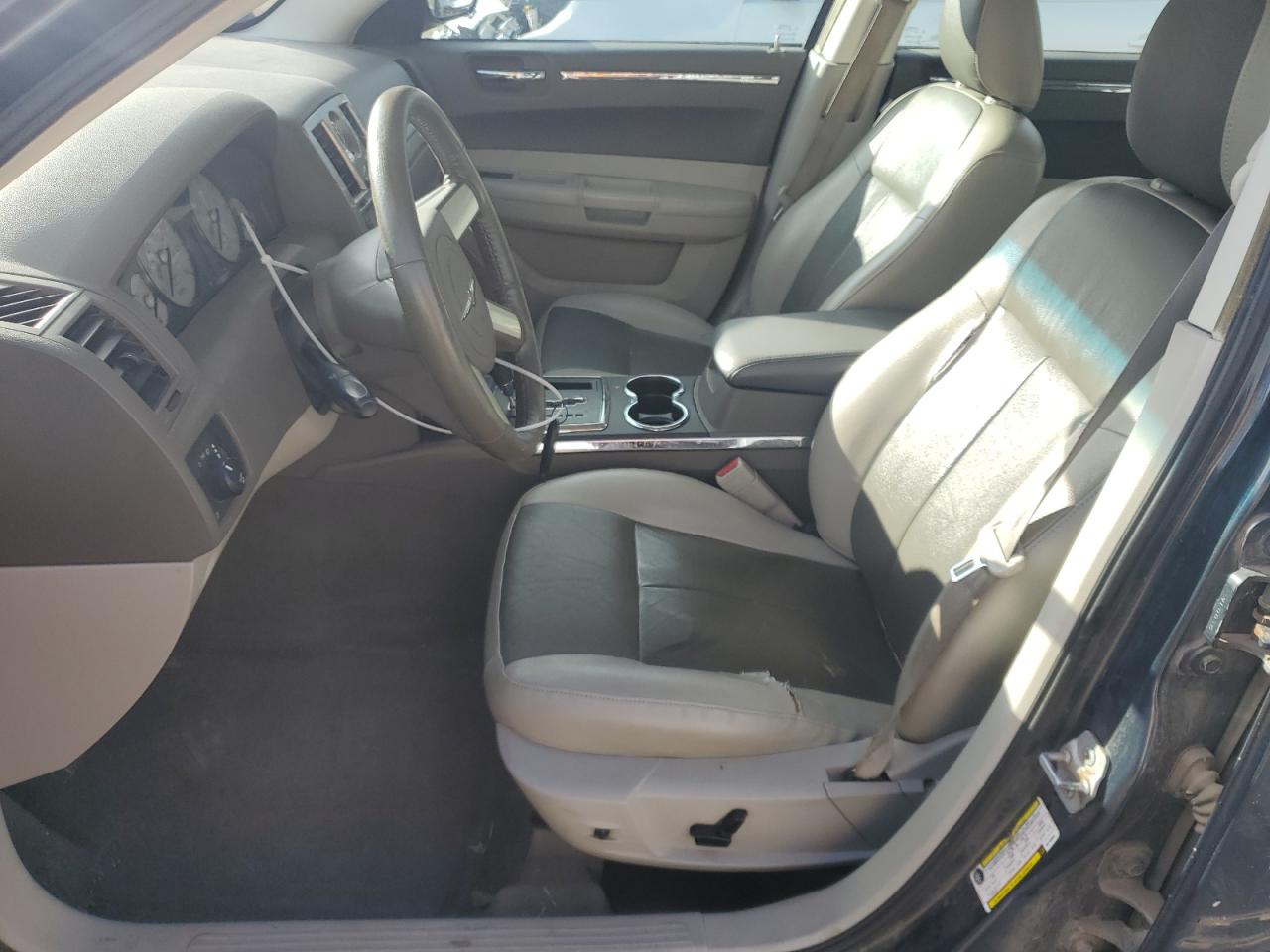 2008 Chrysler 300 - Image 7