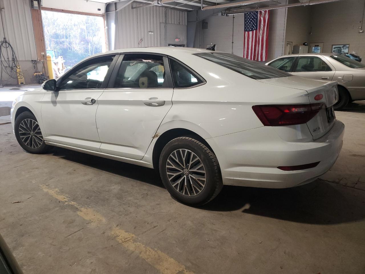 2021 Volkswagen Jetta - Image 2