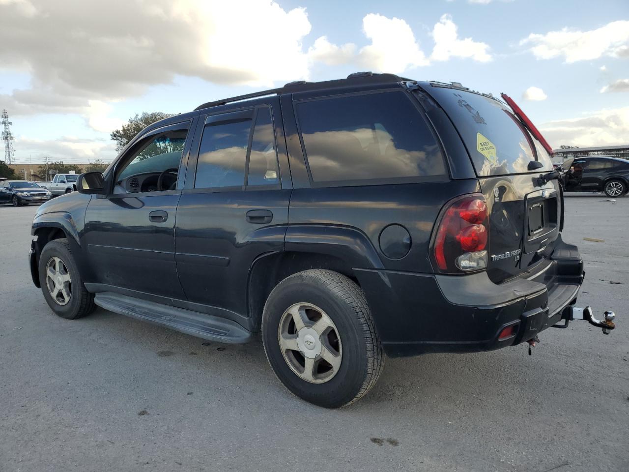 2006 Chevrolet TrailBlazer - Image 2