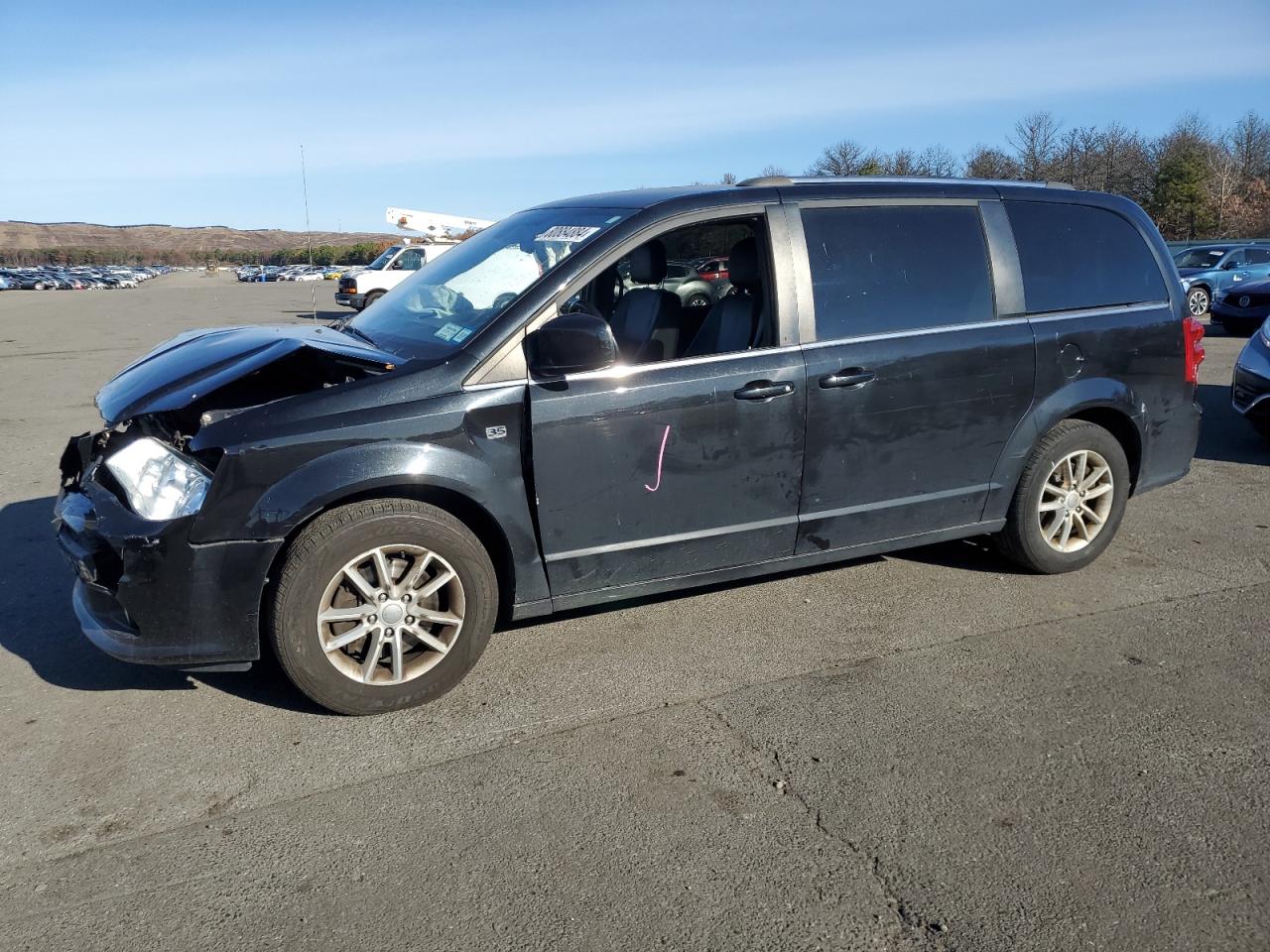 2019 Dodge Caravan - Image 1