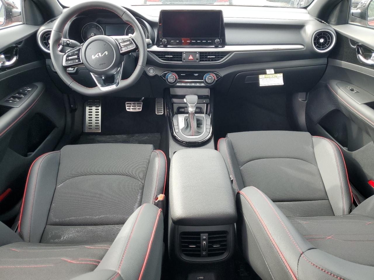 2024 Kia Forte - Image 8