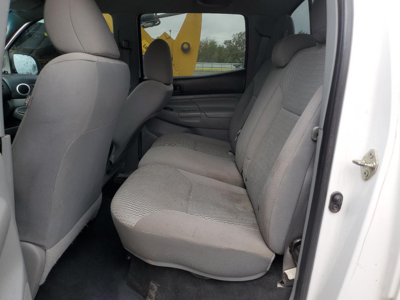 2014 Toyota Tacoma - Image 10