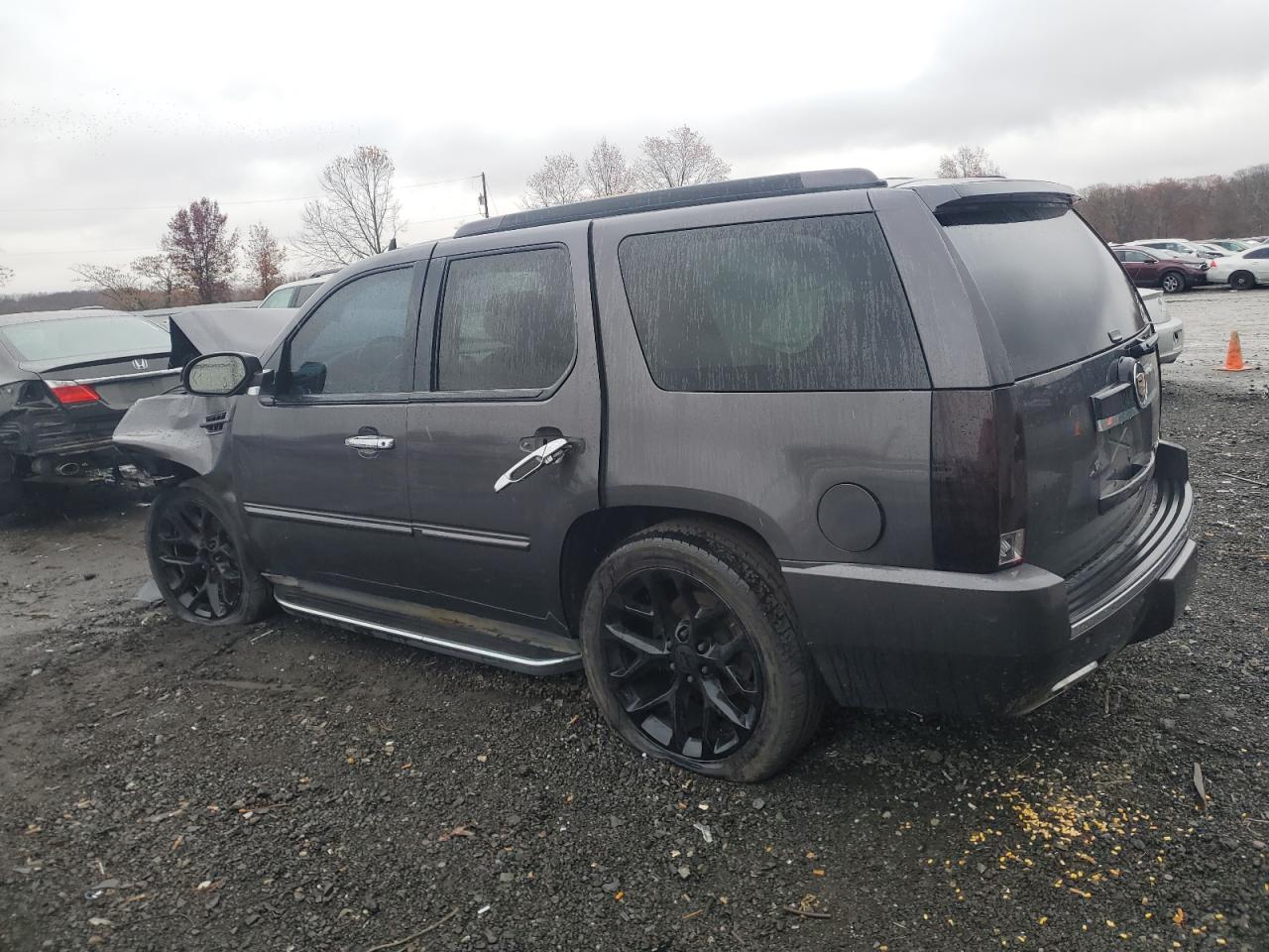 2010 Cadillac Escalade - Image 2