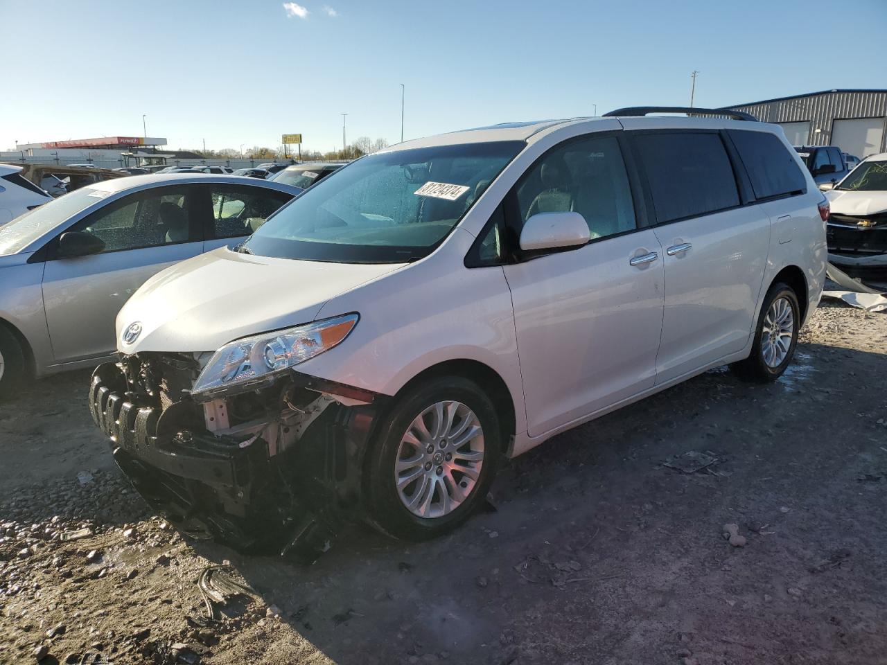 2017 Toyota Sienna - Image 1