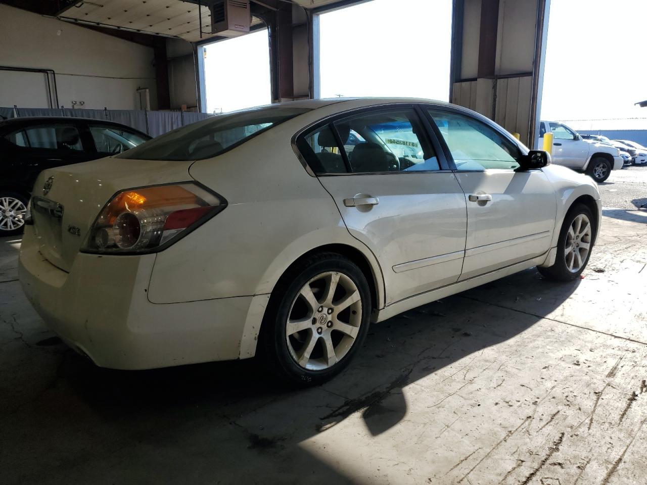 2011 Nissan Altima - Image 3