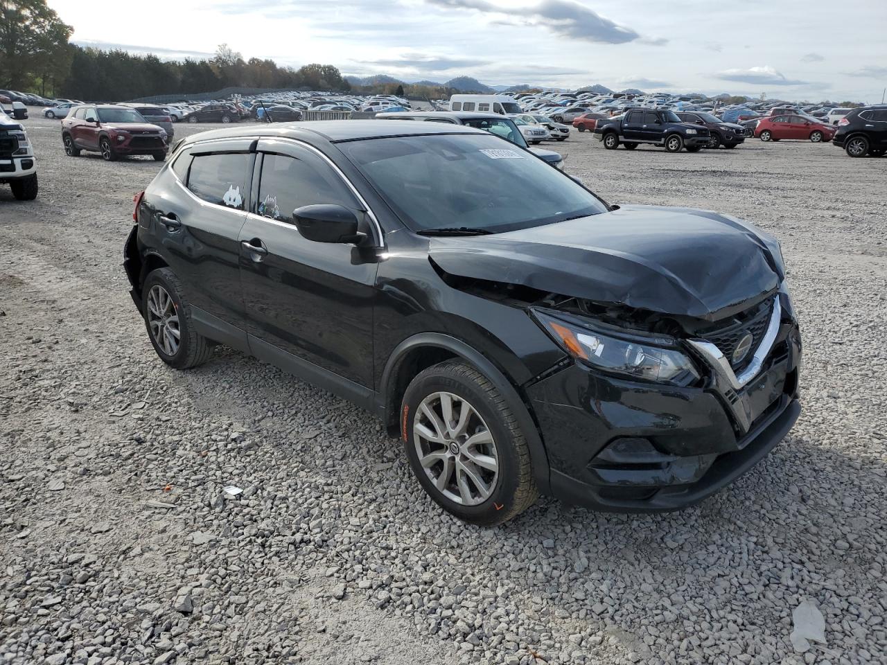 2020 Nissan Rogue - Image 4