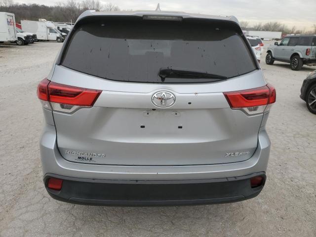  TOYOTA HIGHLANDER 2019 Сріблястий