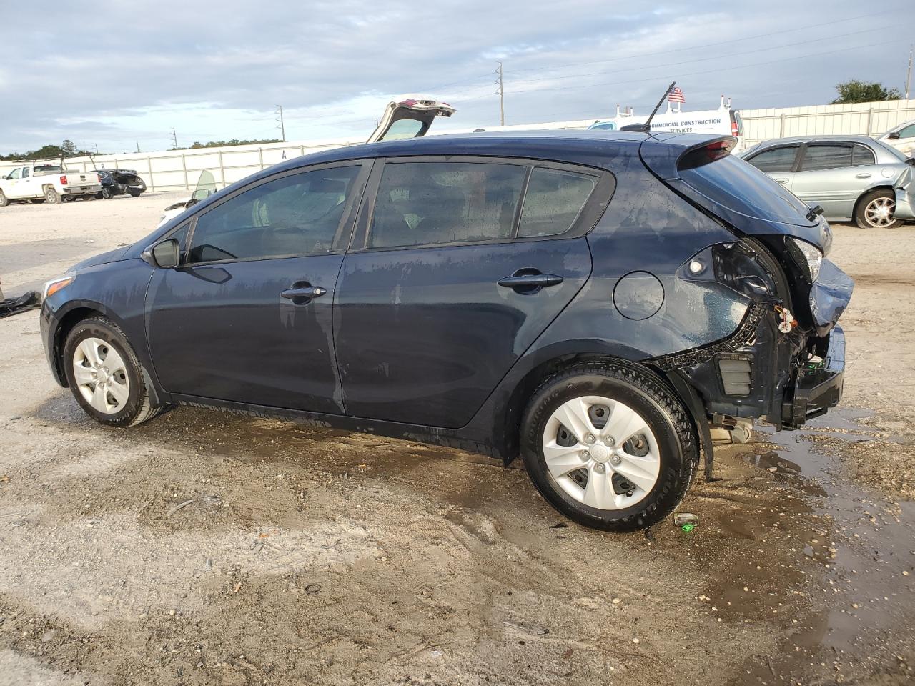 2017 Kia Forte - Image 2