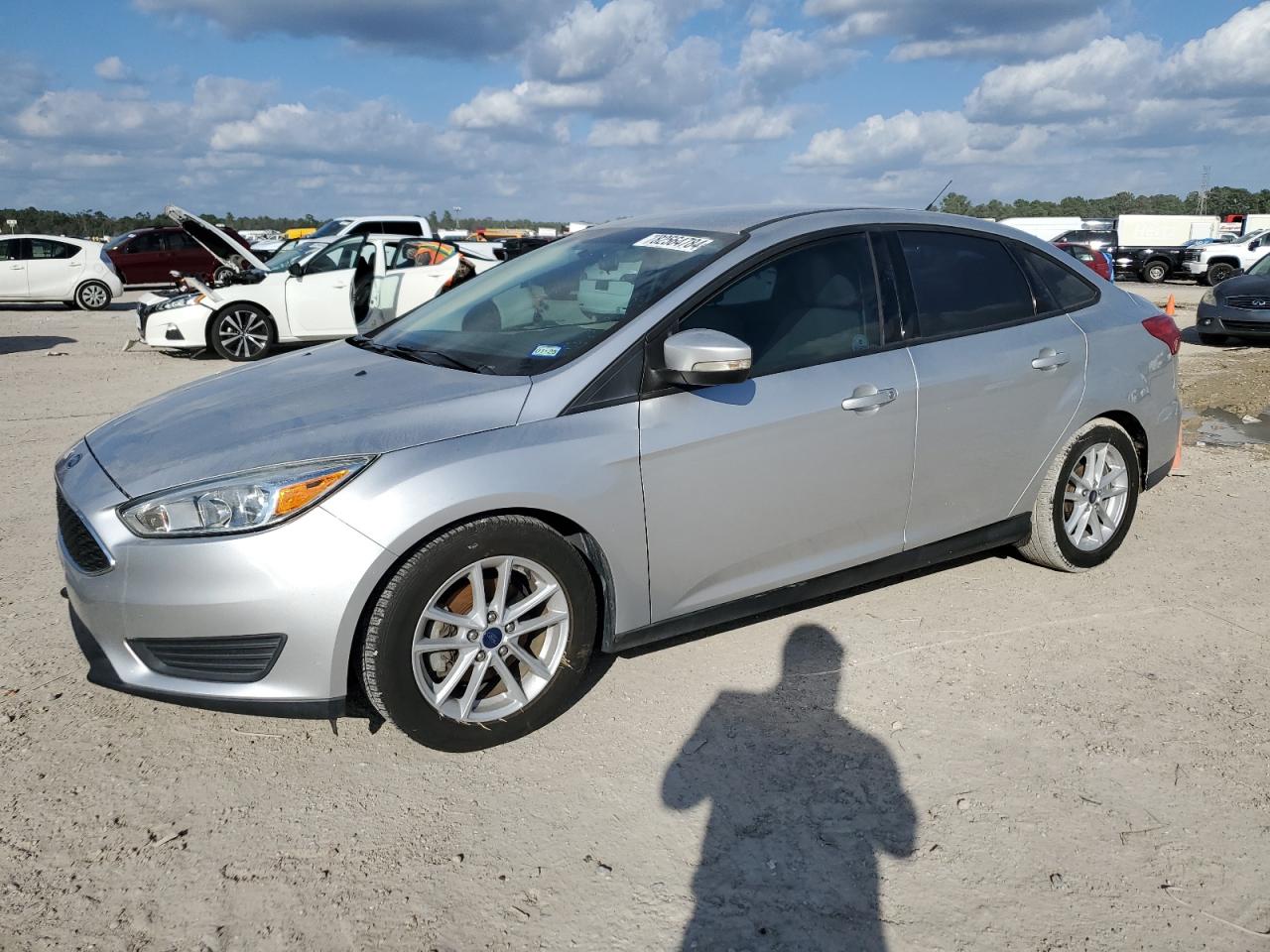 VIN 1FADP3F2XHL245749 2017 FORD FOCUS no.1