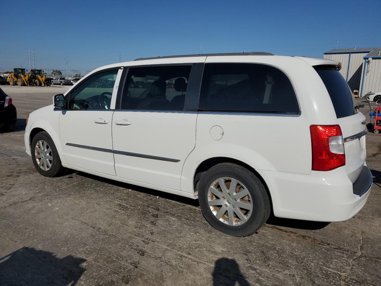 2014 Chrysler Town & Country - Image 2