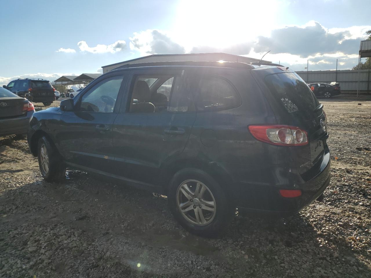 2010 Hyundai Santa Fe - Image 2