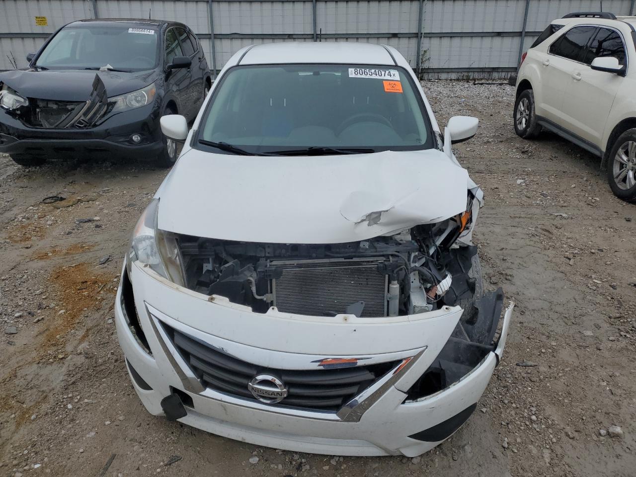 2019 Nissan Versa - Image 5