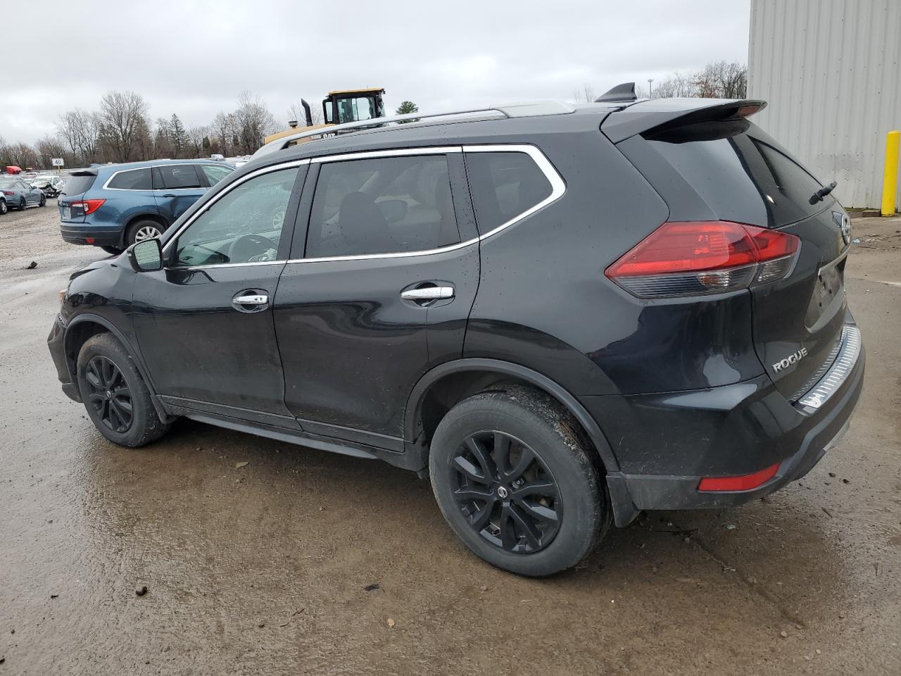 2018 Nissan Rogue - Image 2