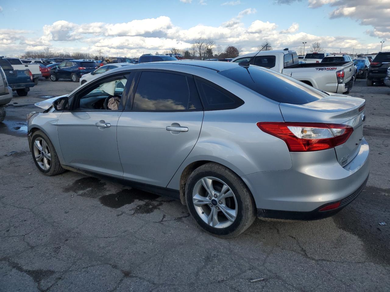 VIN 1FADP3F25EL305304 2014 FORD FOCUS no.2