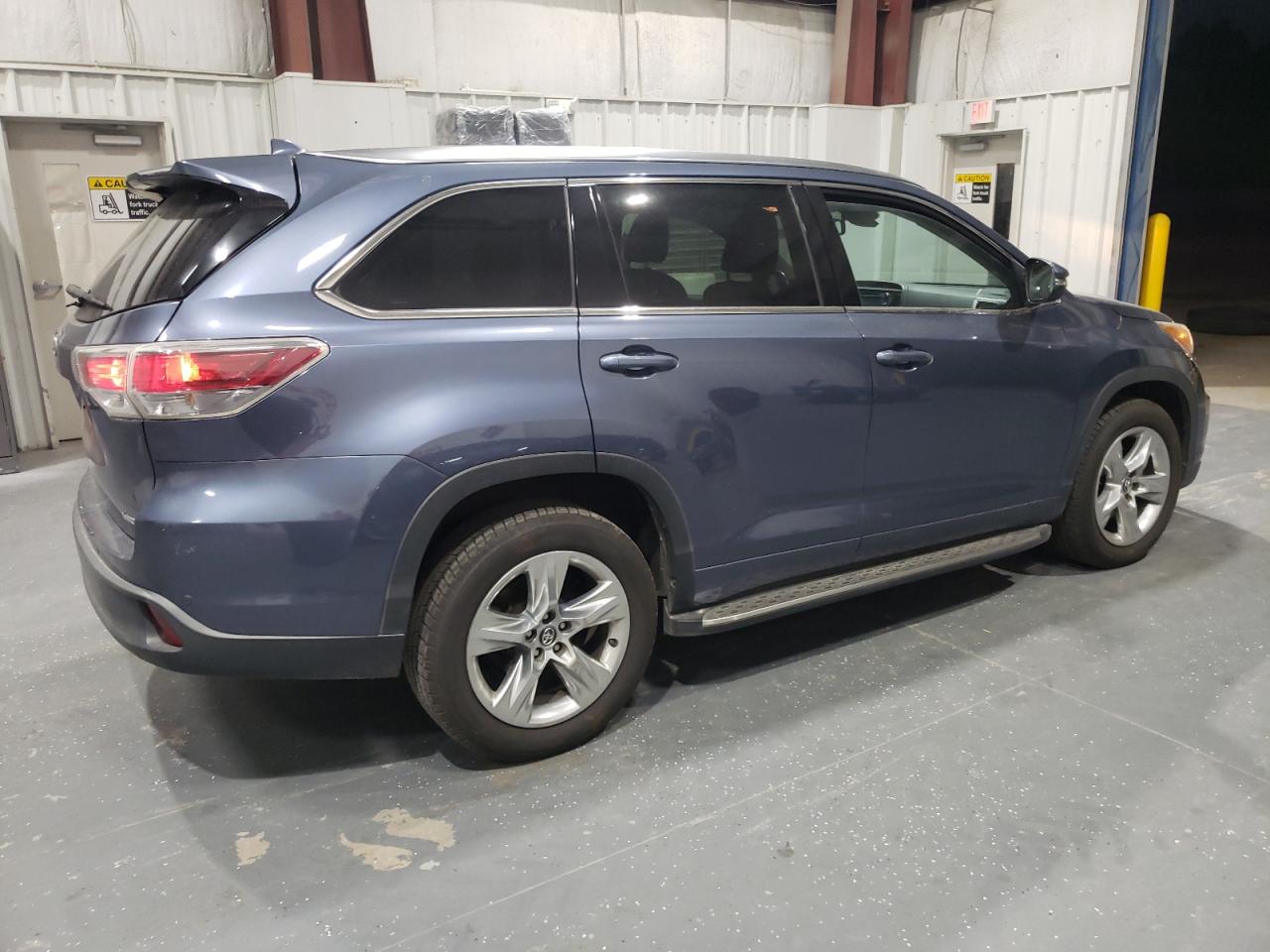 VIN 5TDYKRFH4GS153289 2016 TOYOTA HIGHLANDER no.3