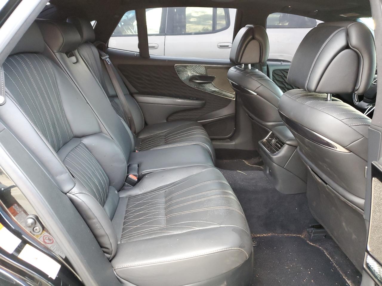 2018 Lexus LS - Image 11
