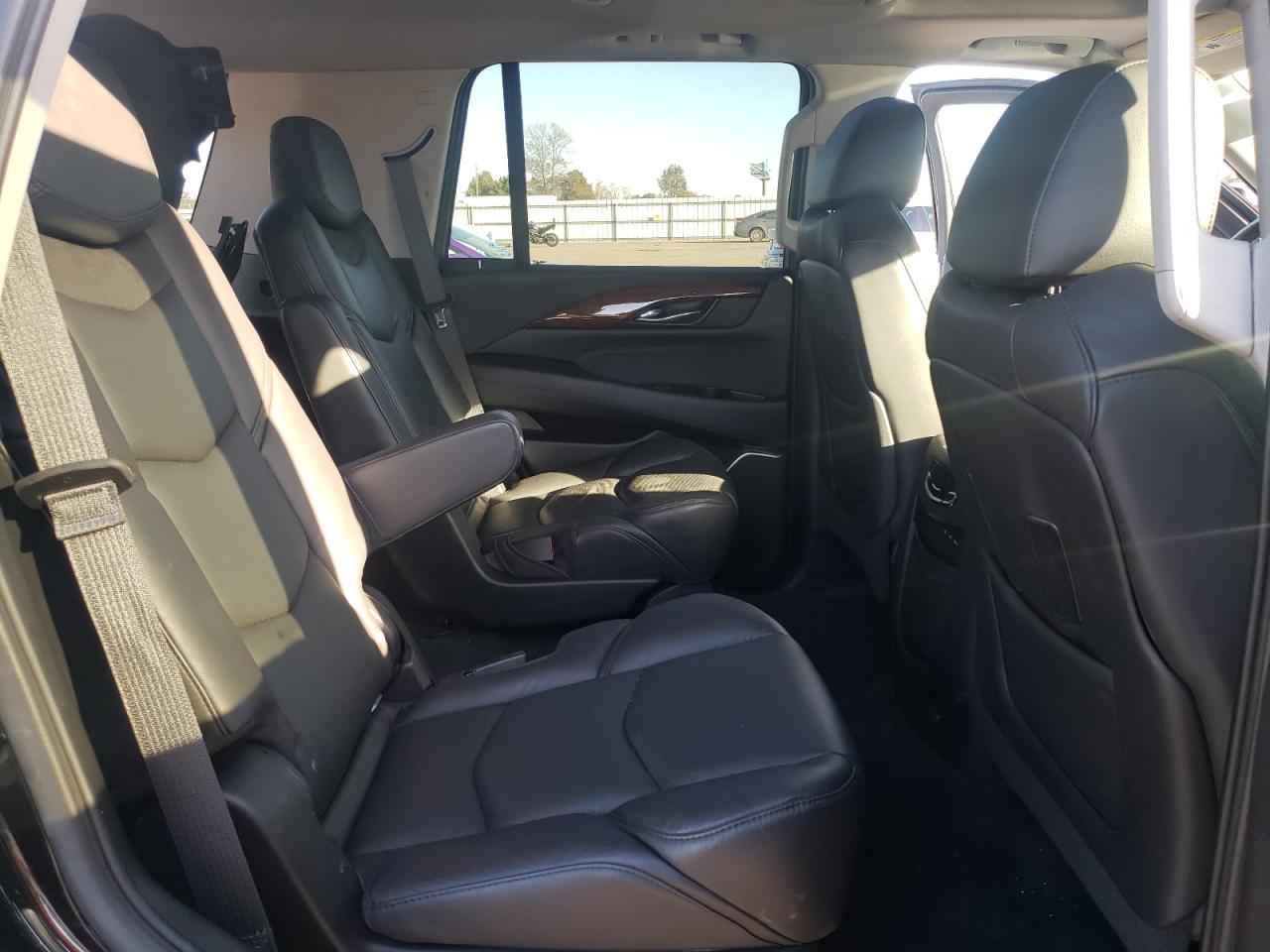 2020 Cadillac Escalade - Image 11