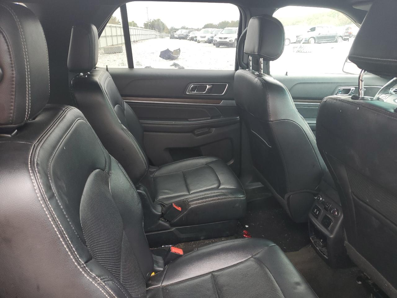 2017 Ford Explorer - Image 11