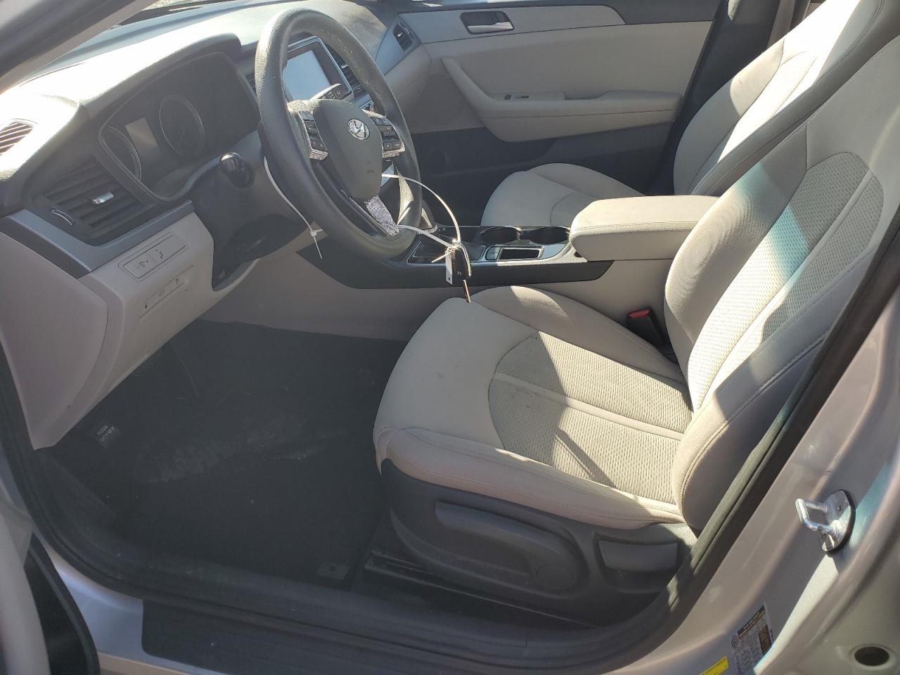 2018 Hyundai Sonata - Image 7