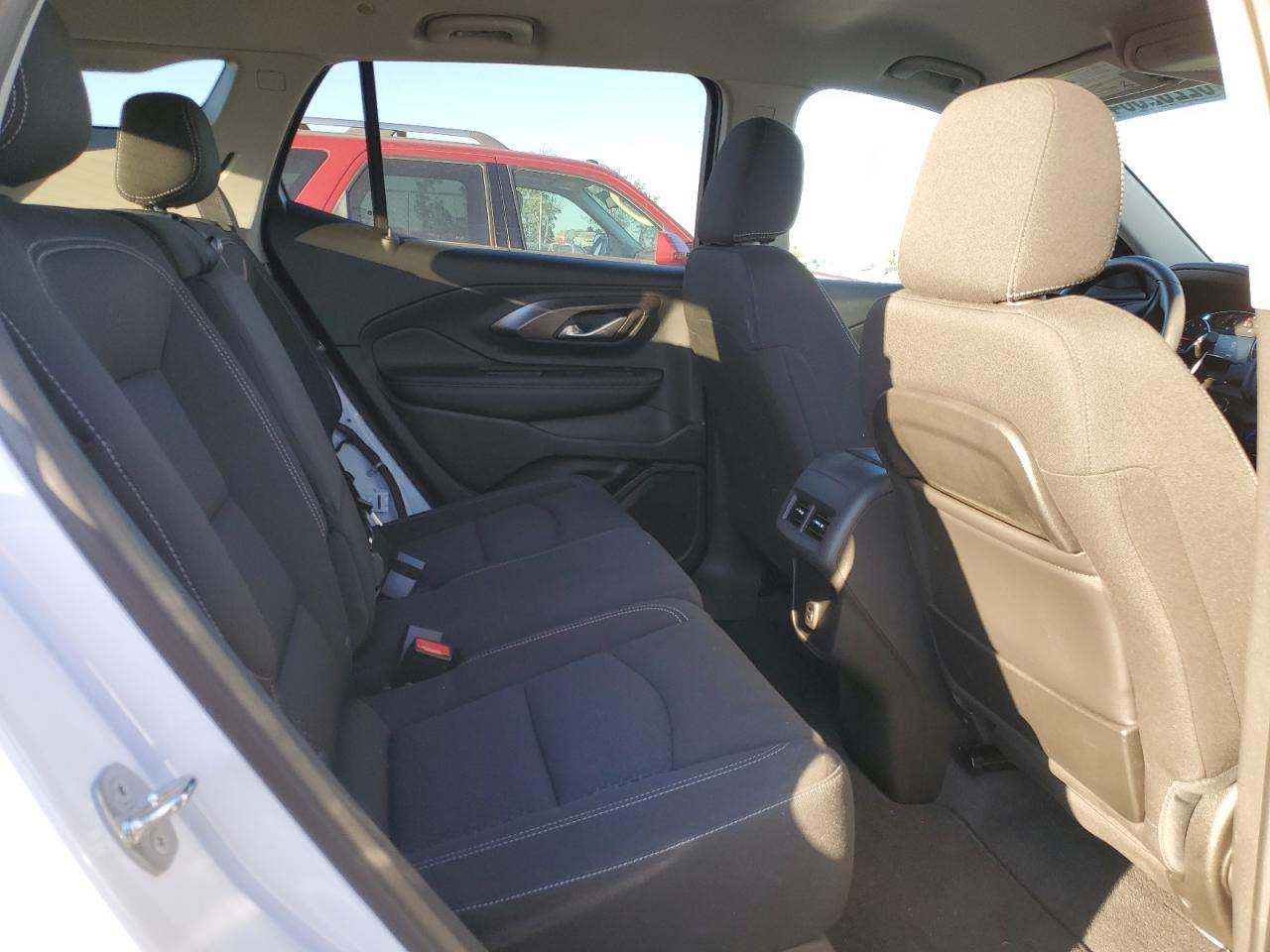 2022 GMC Terrain - Image 11