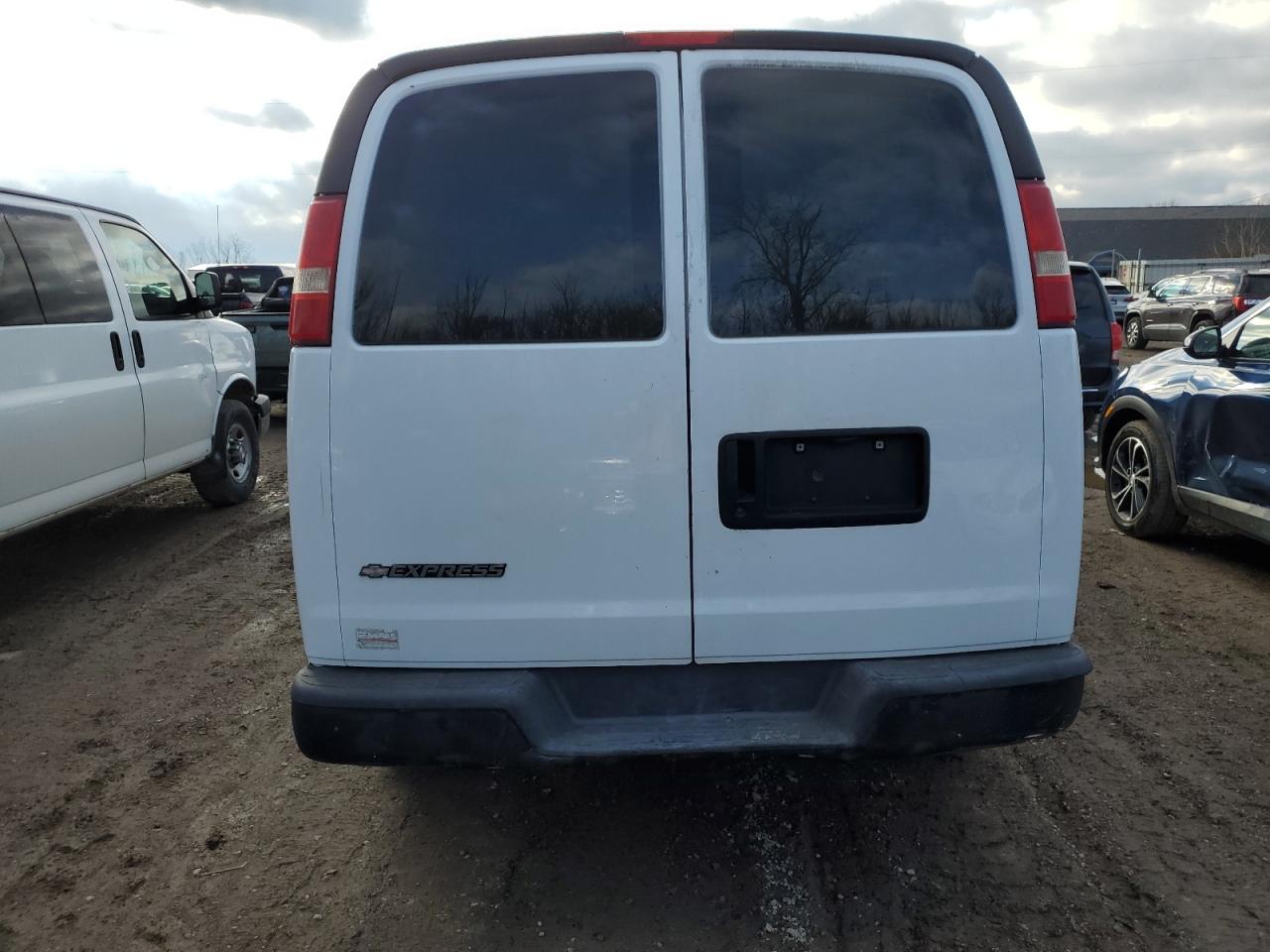 2007 Chevrolet Express - Image 6