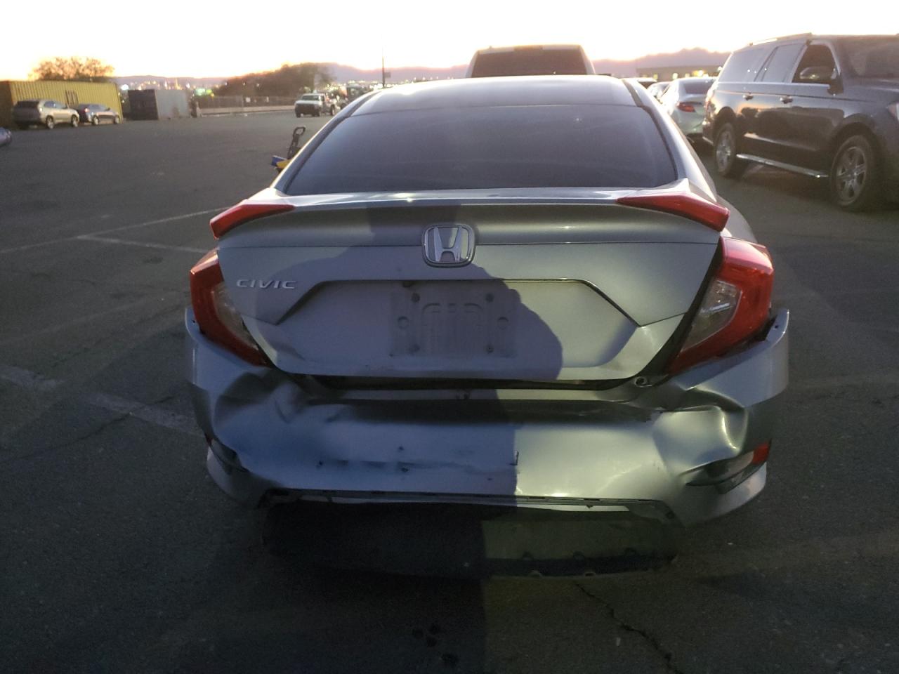 VIN 2HGFC2F72GH540832 2016 HONDA CIVIC no.6