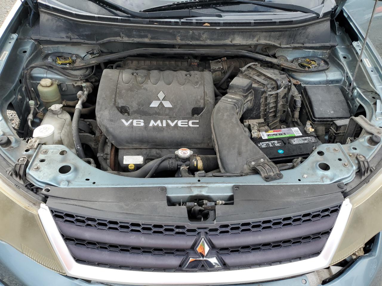 2007 Mitsubishi Outlander - Image 12