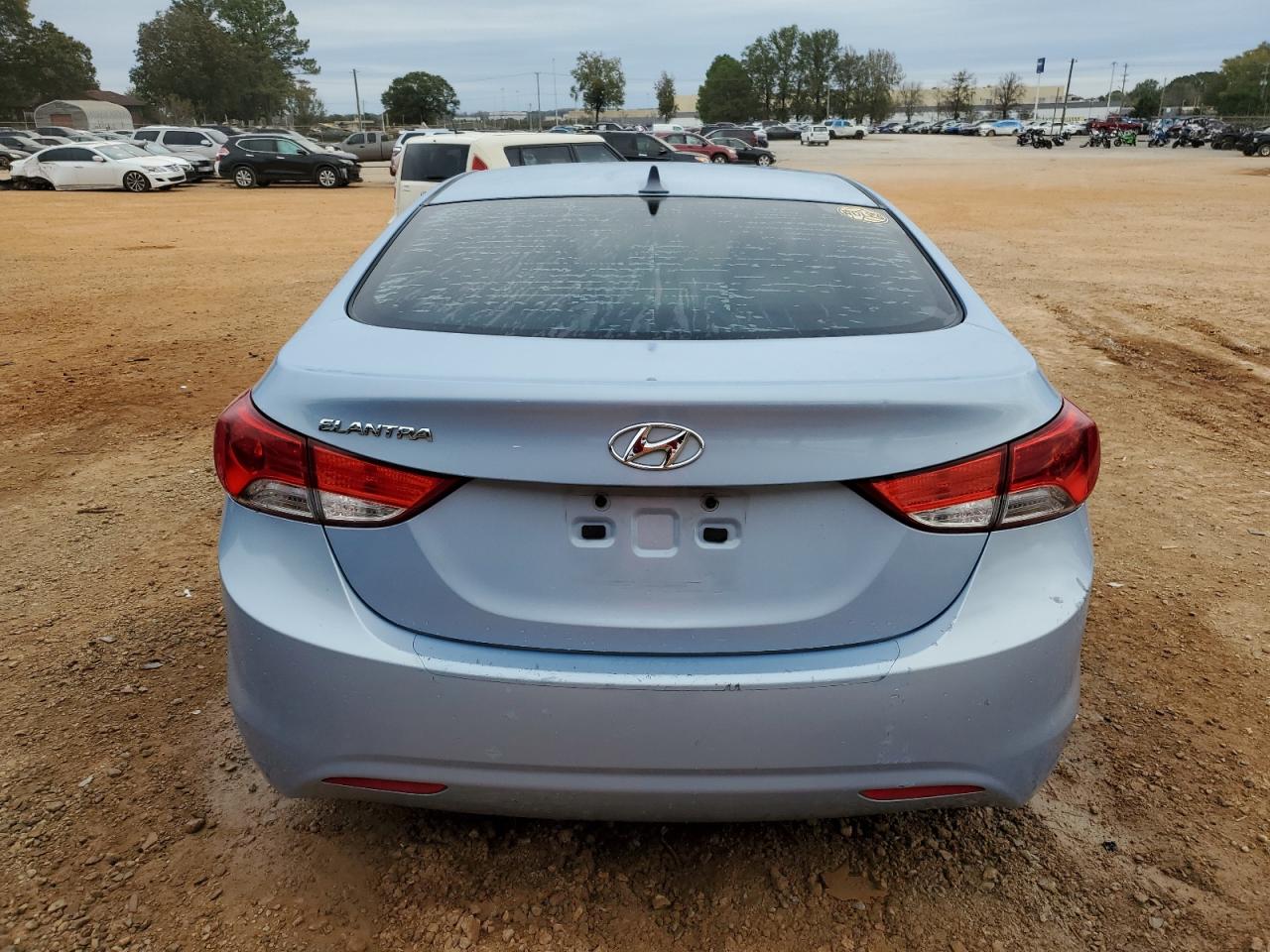 2013 Hyundai Elantra - Image 6