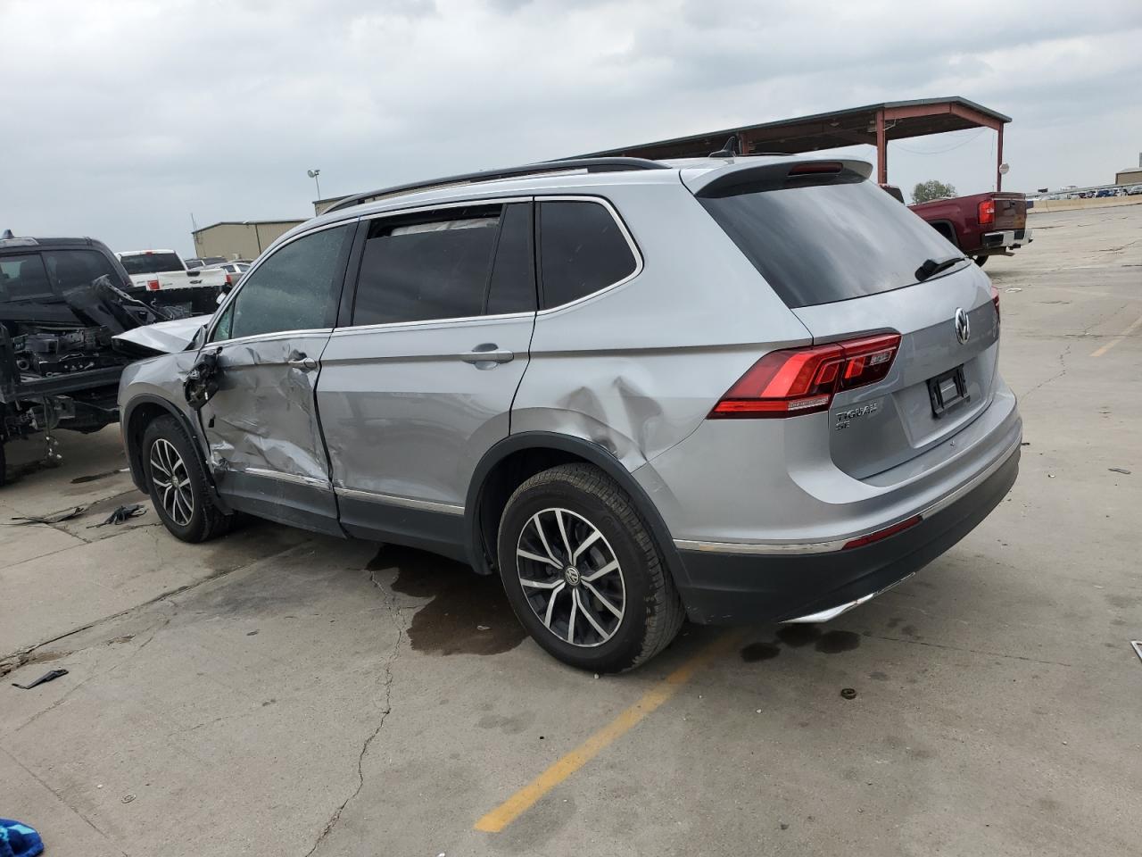 2021 Volkswagen Tiguan - Image 2