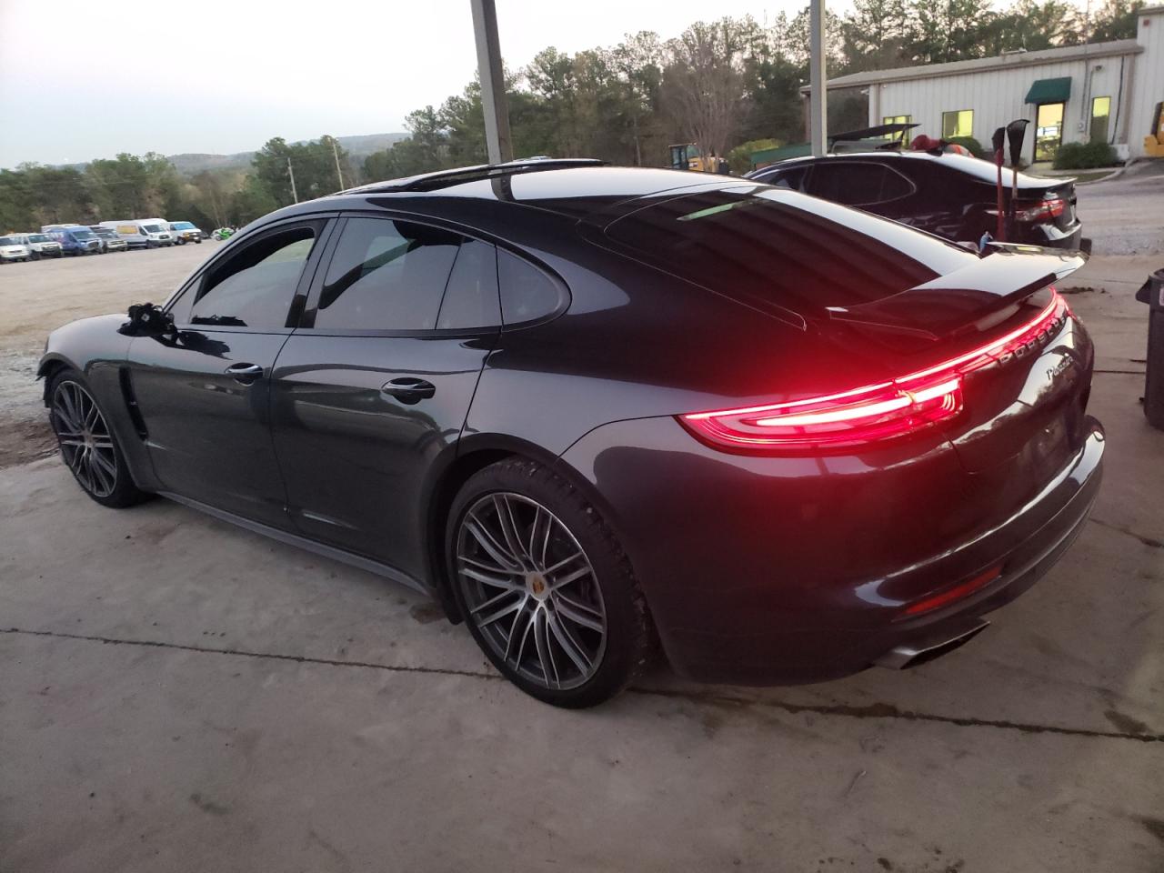 2018 Porsche Panamera - Image 2