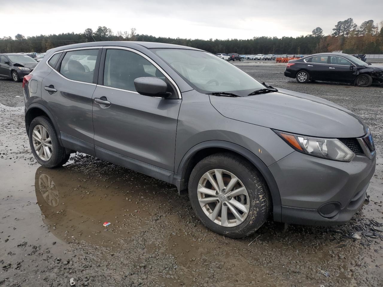 2018 Nissan Rogue - Image 4