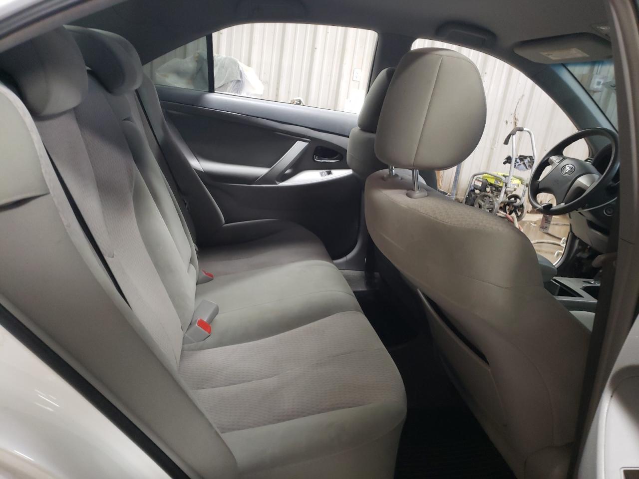 2011 Toyota Camry - Image 10