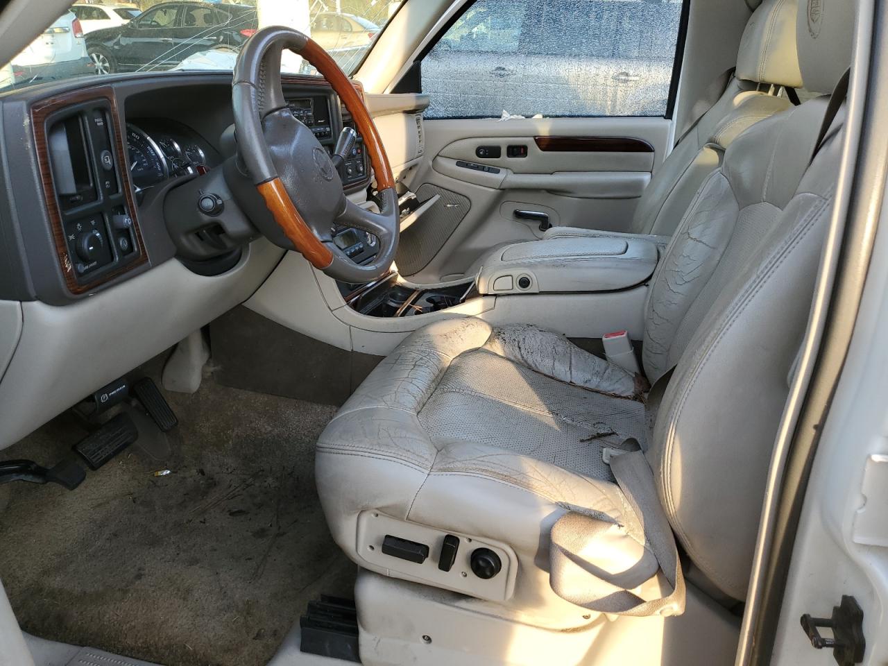 2002 Cadillac Escalade - Image 7